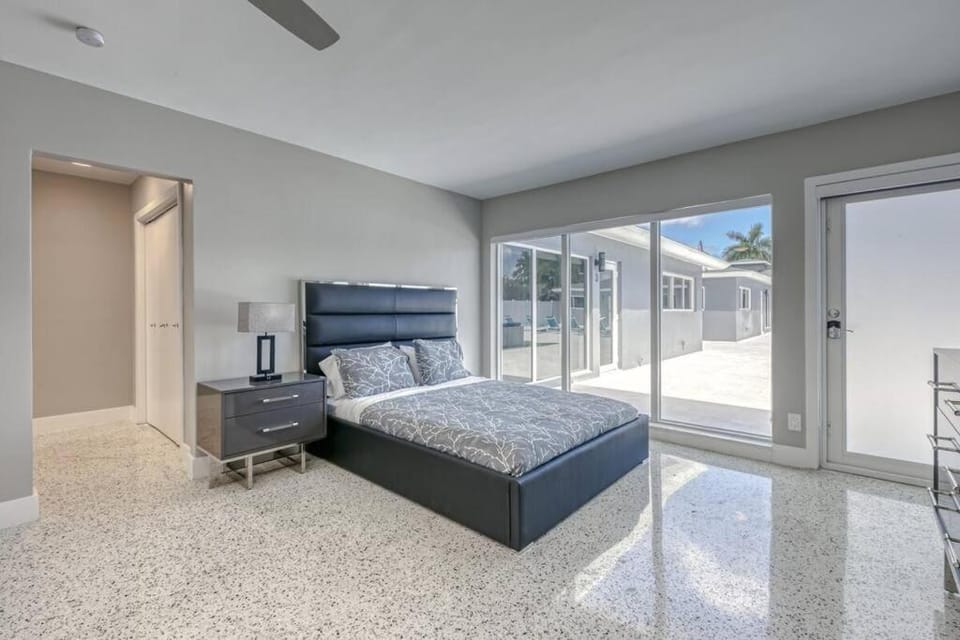 Sunshine Manor 2017-2 Apartment in Wilton Manors