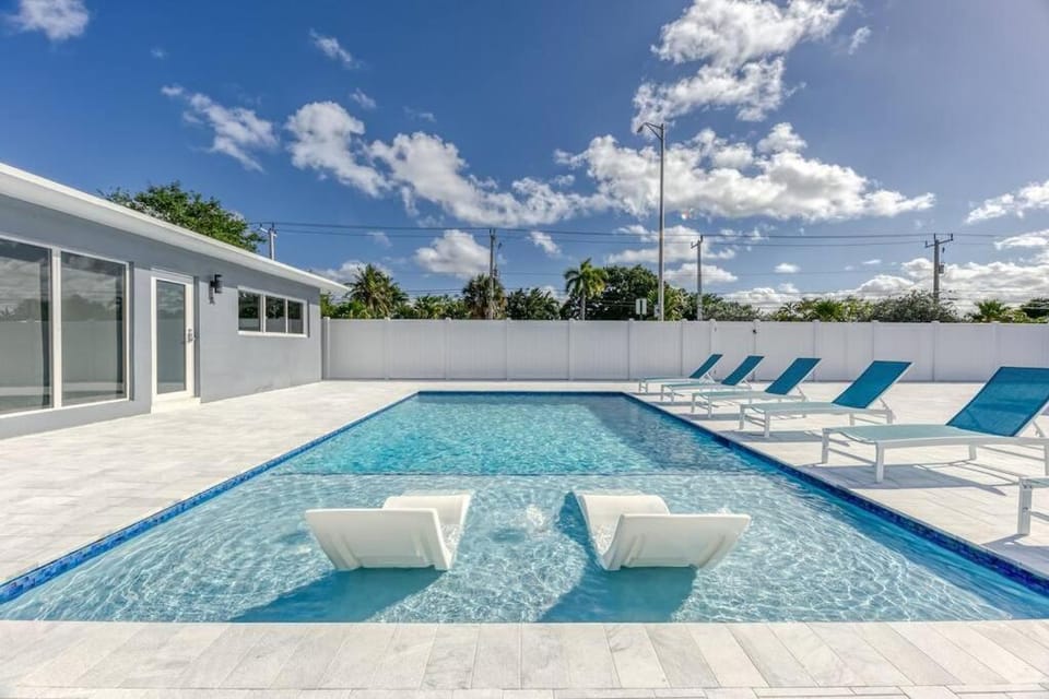 Sunshine Manor 2017-2 Apartment in Wilton Manors