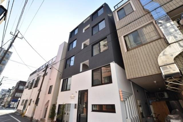 Property building, Day, Neighbourhood, City view, Street view, Location