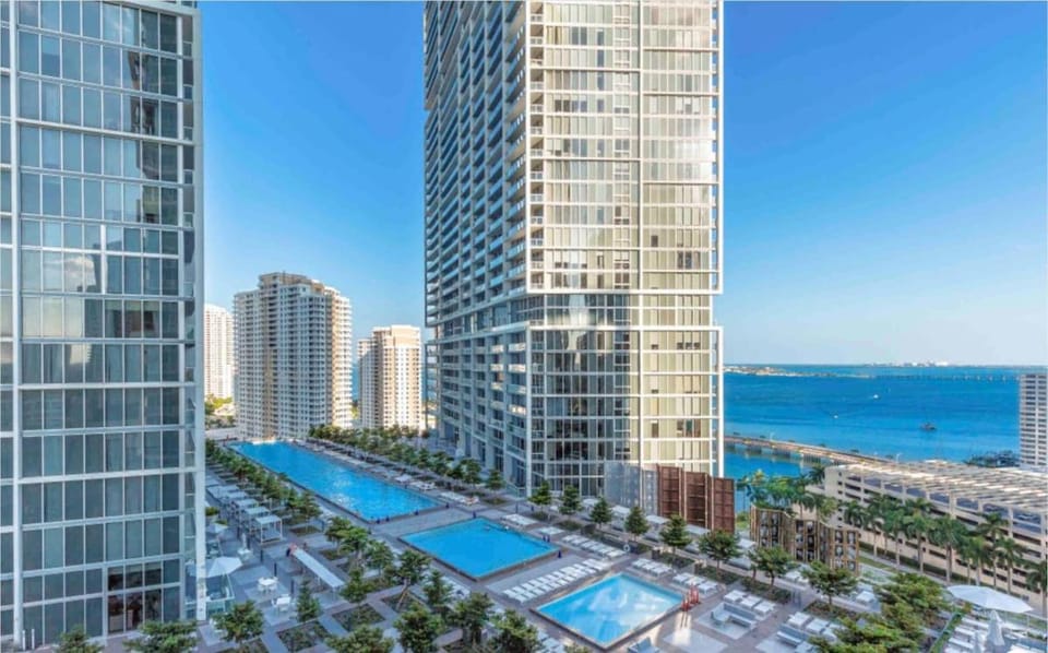 Stylish Studio Icon, W Hotel Waterfront Building House in Brickell