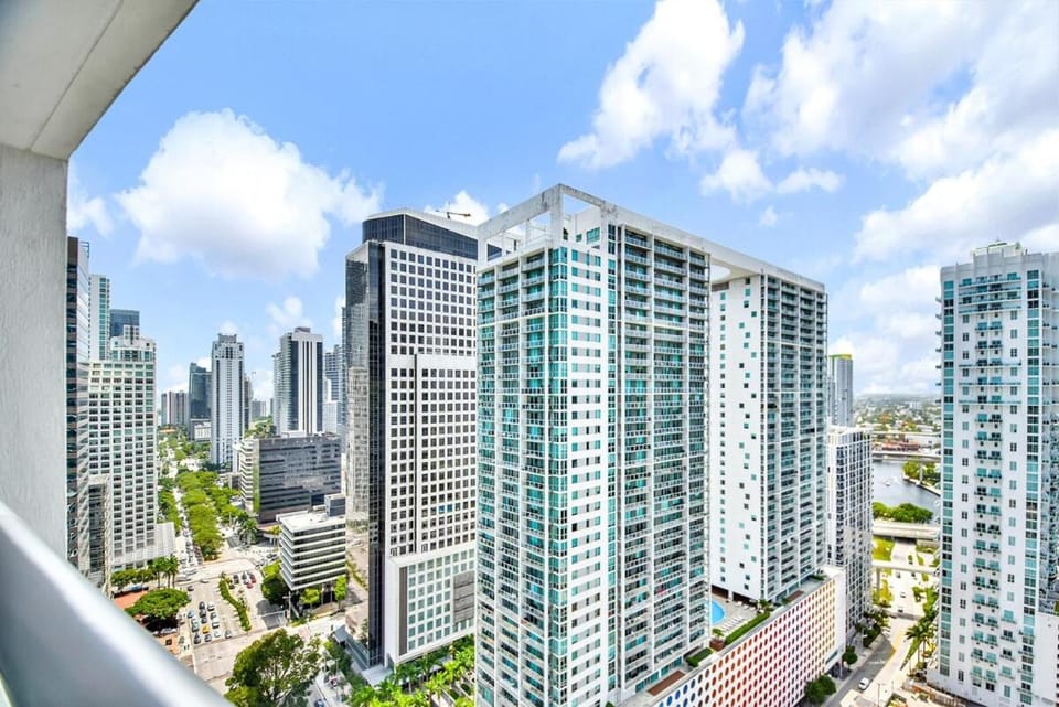 Stylish Studio Icon, W Hotel Waterfront Building House in Brickell