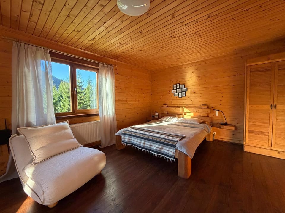Bed, Photo of the whole room