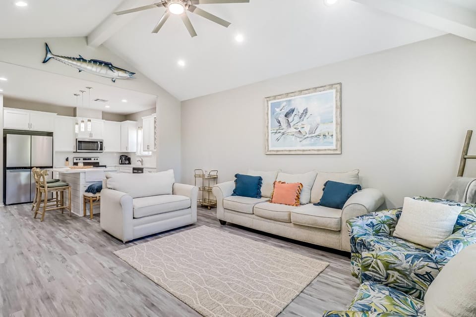 Bay Breeze Beauty House in Flour Bluff