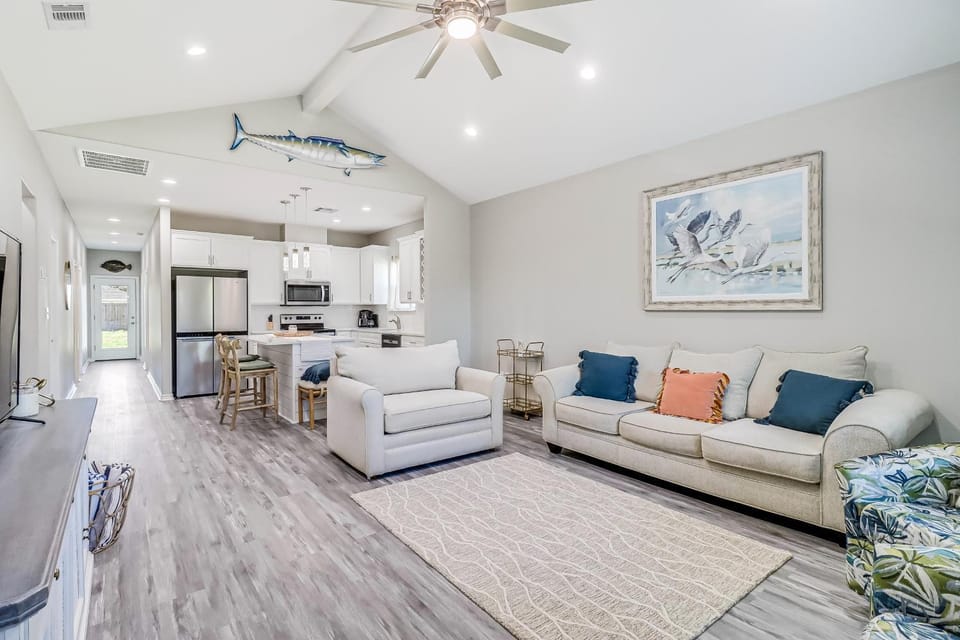 Bay Breeze Beauty House in Flour Bluff