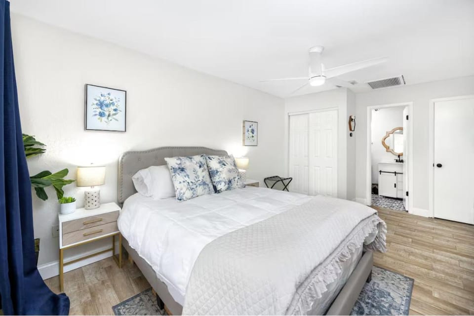 Bed, Bedroom