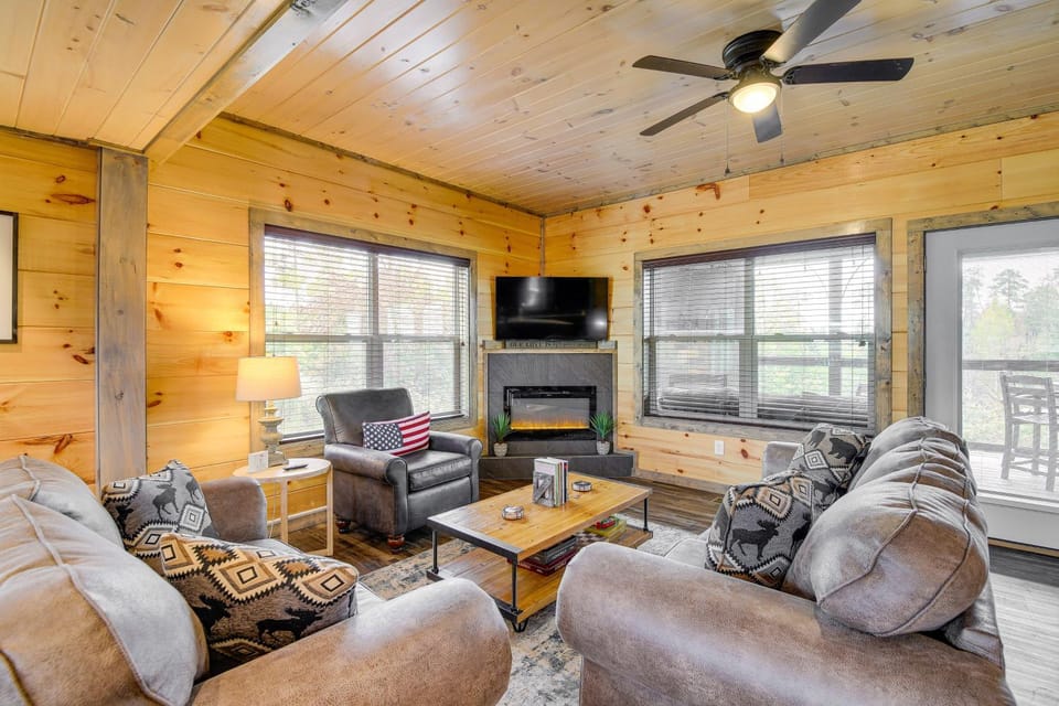 Hot Tub, Fireplace & Views: Sevierville Retreat! House in Sevier County