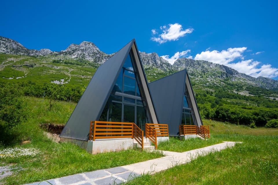 Property building, Nearby landmark, Spring, Day, Natural landscape, Mountain view