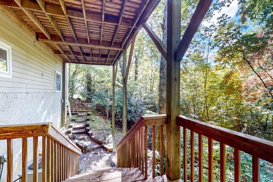 Holly Forest Hideaway House in Tennessee