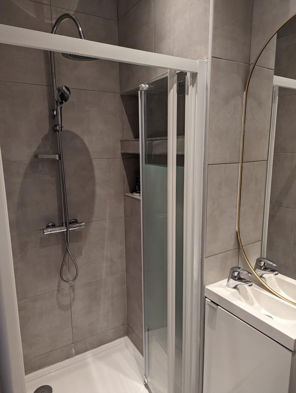 Shower, Bathroom