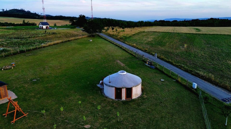 Jurta w Dębowinie wśród Gór i Lasów by Nestri Luxury tent in Lower Silesian Voivodeship
