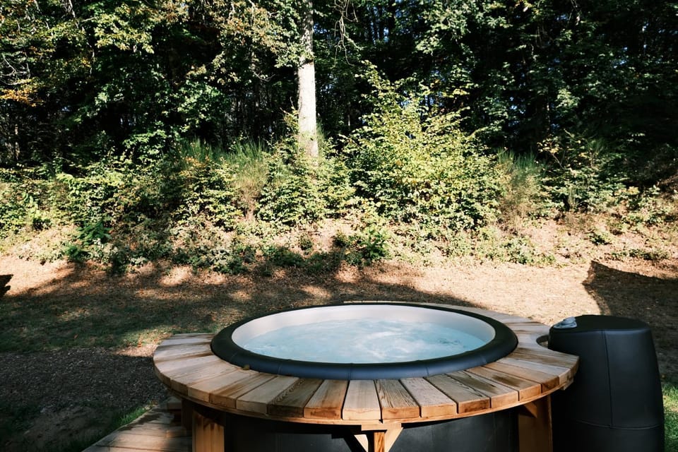 Natural landscape, Garden, Hot Tub, Garden view