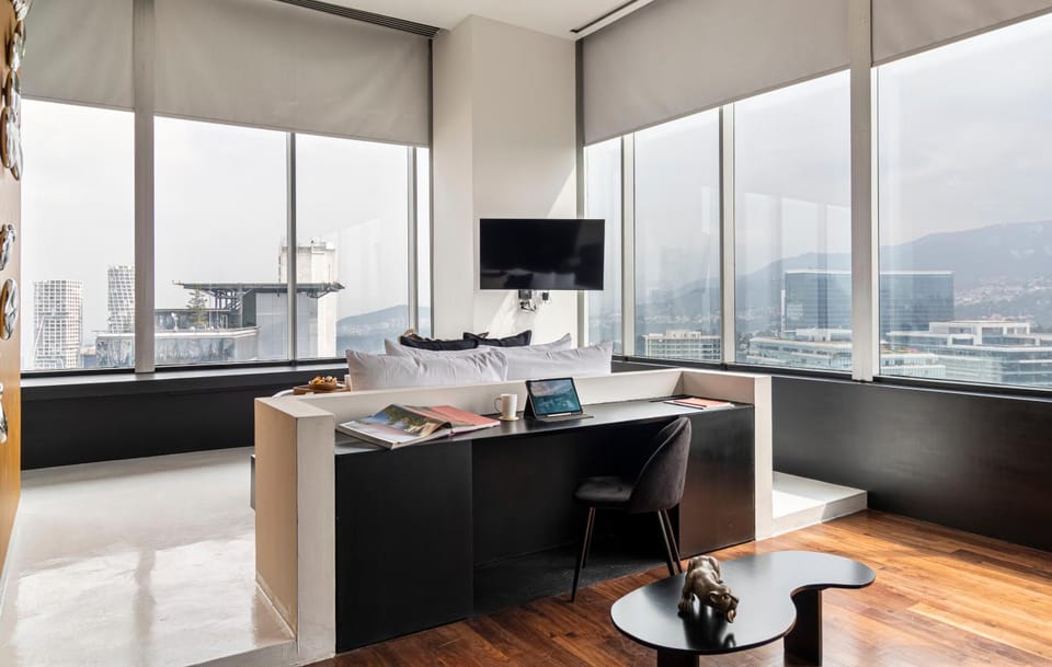 Bed, TV and multimedia, Bedroom, Mountain view, hair dresser