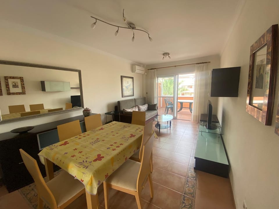 Communal lounge/ TV room, Living room, Dining area