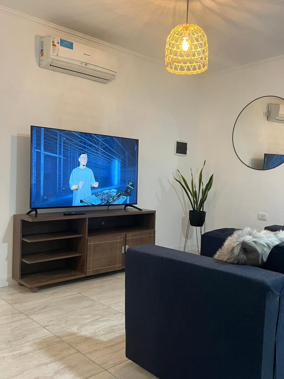 TV and multimedia, Living room, air conditioner