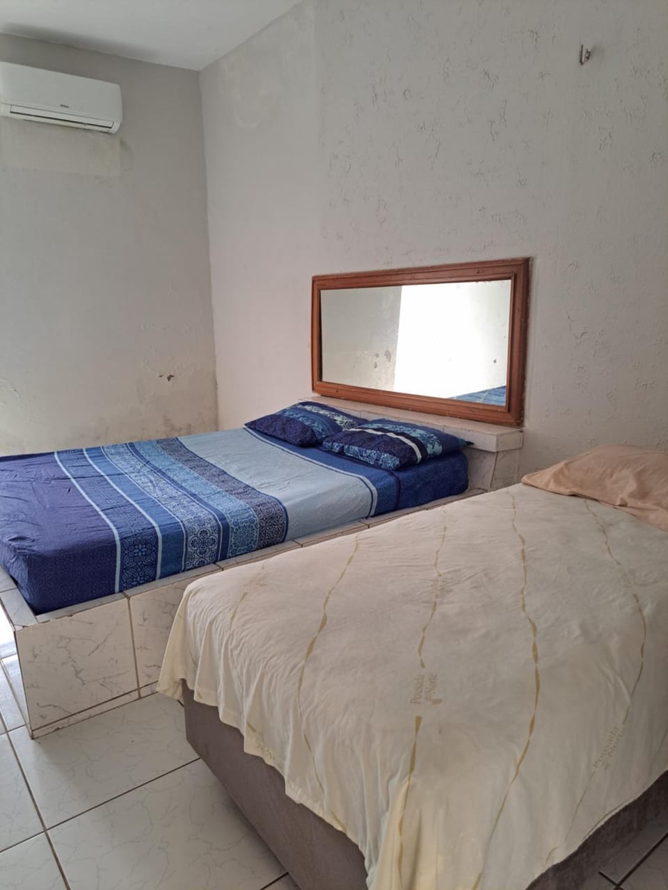 Bedroom, air conditioner