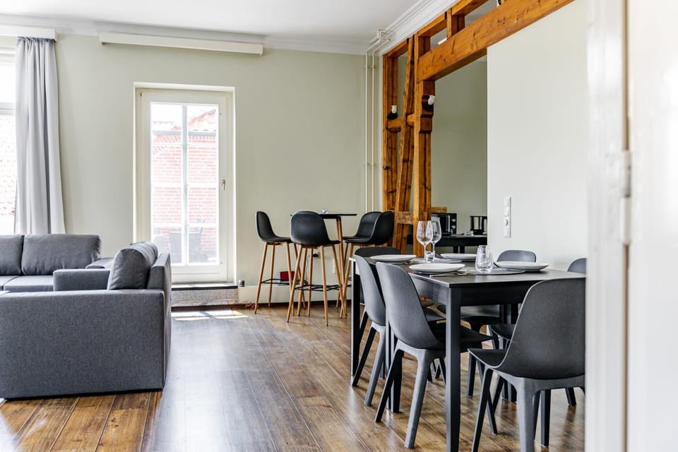 Living room, Dining area