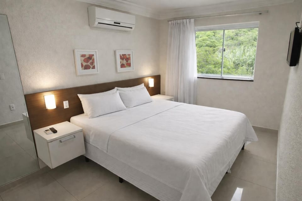 Bed, Bedroom, air conditioner