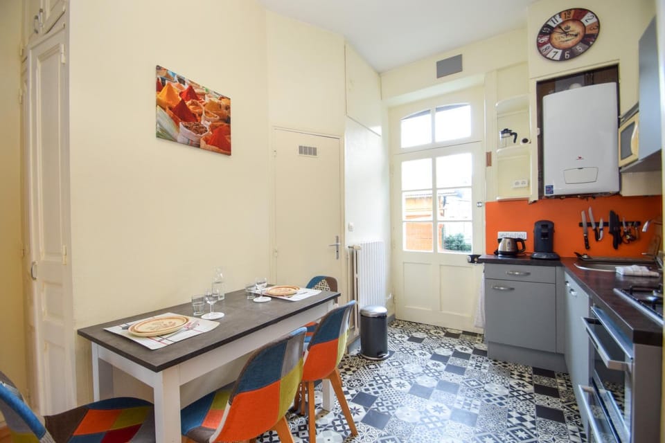 Appartement 6 pers a 300m de la plage du prieuré Apartment in Dinard