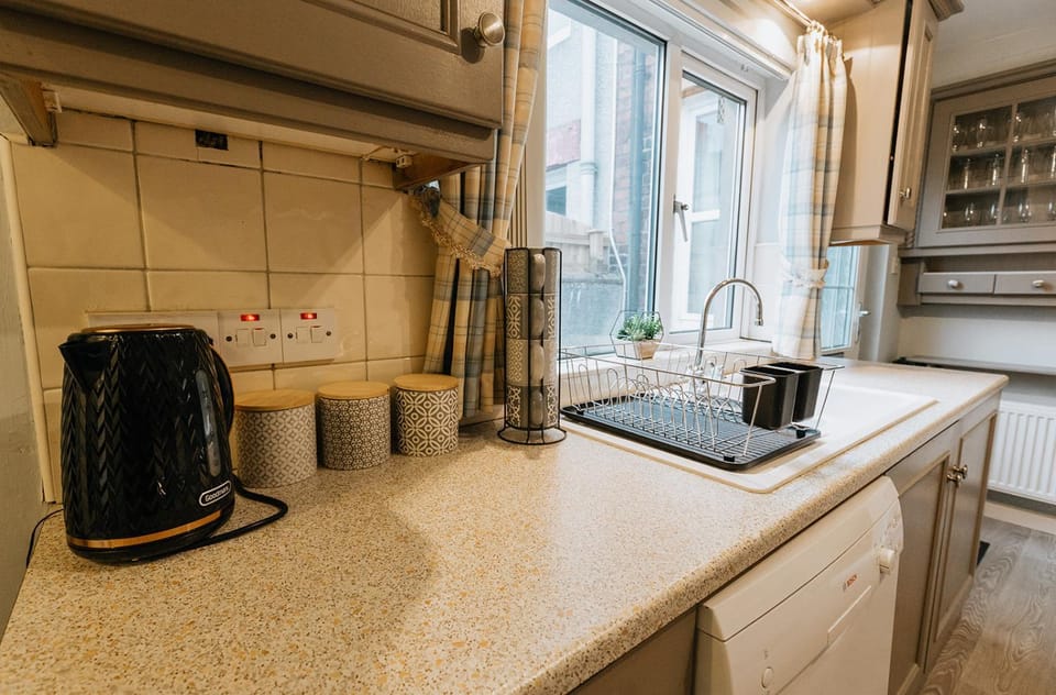 Coffee/tea facilities, Kitchen or kitchenette