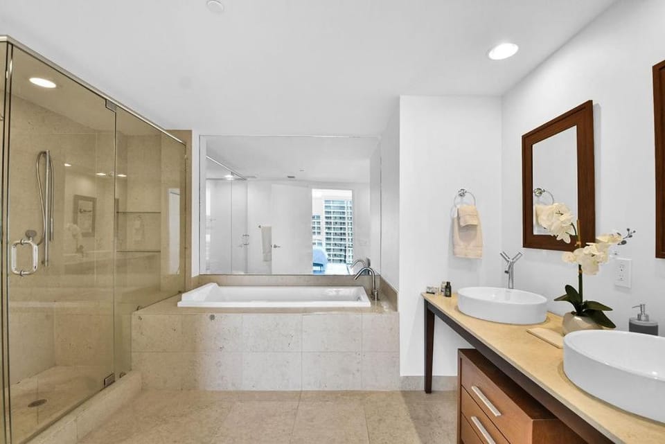 Amazing 2 Bedroom at Icon in the Heart of Brickell House in Brickell