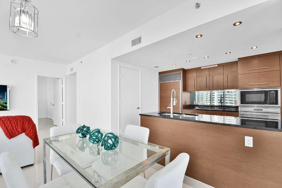 Amazing 2 Bedroom at Icon in the Heart of Brickell House in Brickell