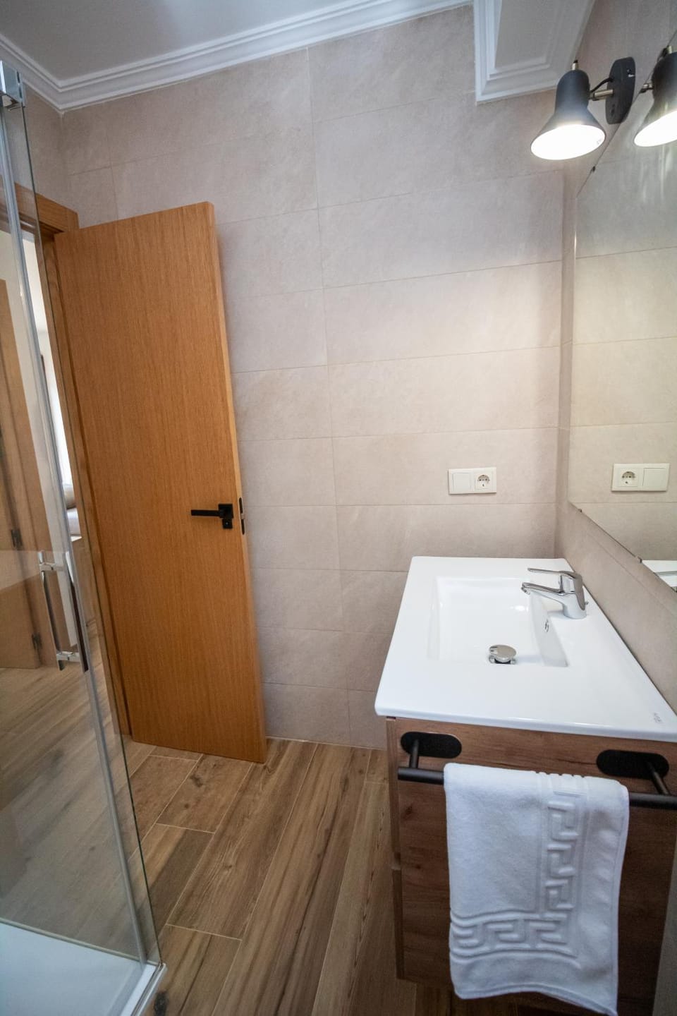 Shower, Bathroom, towels
