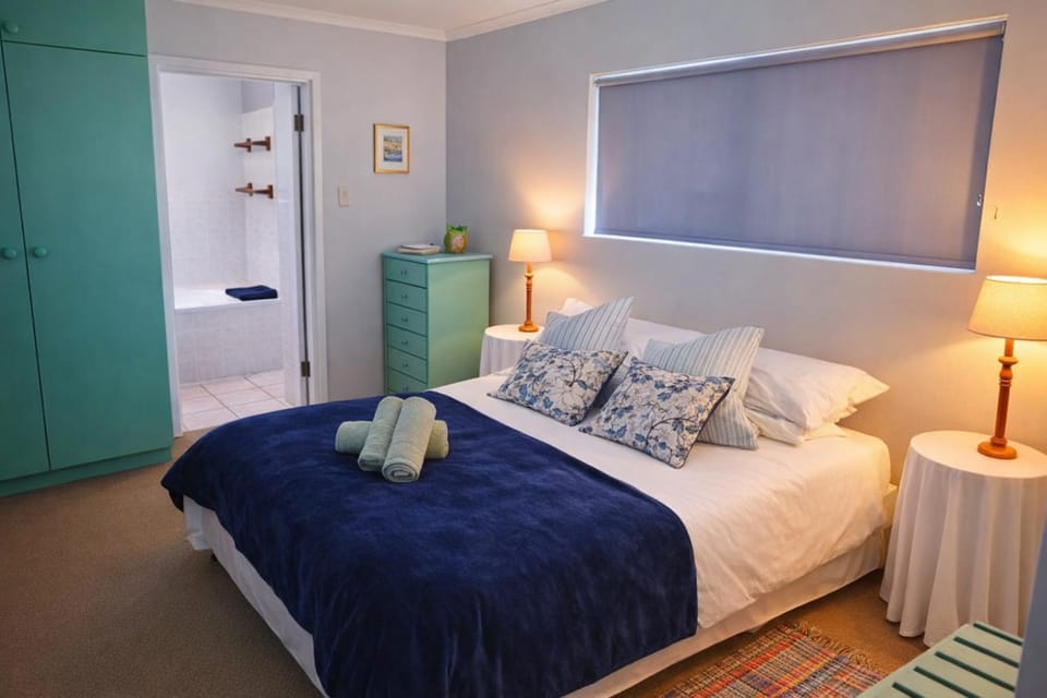 Bed, Photo of the whole room, Bedroom, towels, wardrobe