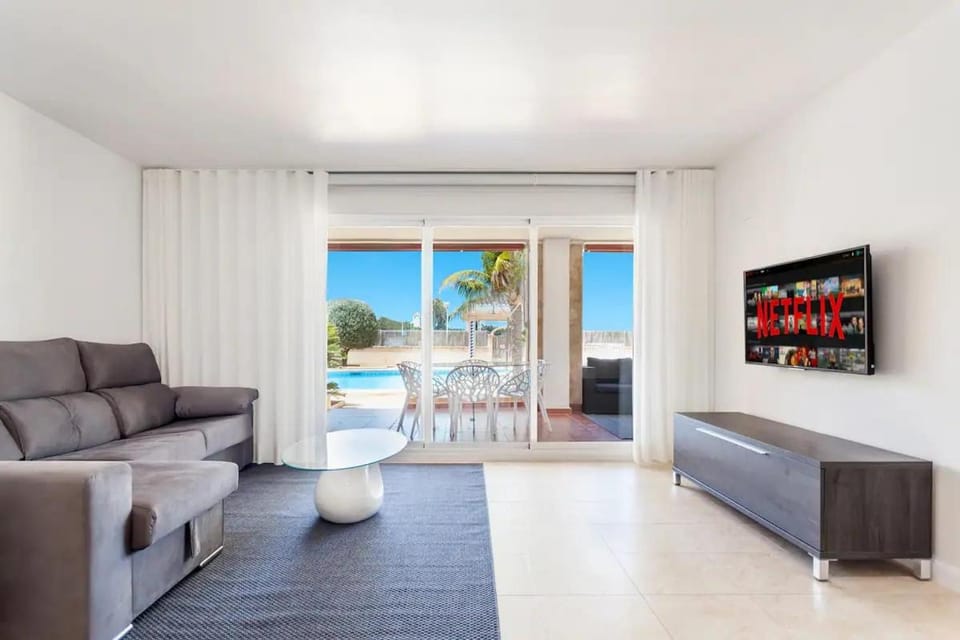 Lujoso y Equipado Apartamento en Playa del Arenal Apartment in Xàbia