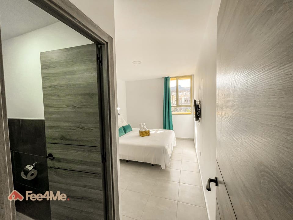 Bed, Bathroom, Photo of the whole room, Bedroom