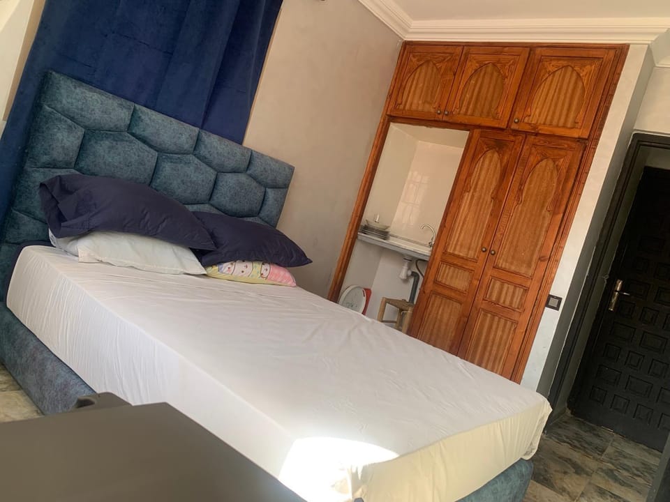 Familiale Chambre calm wifi Hanae Bed and Breakfast in Marrakesh