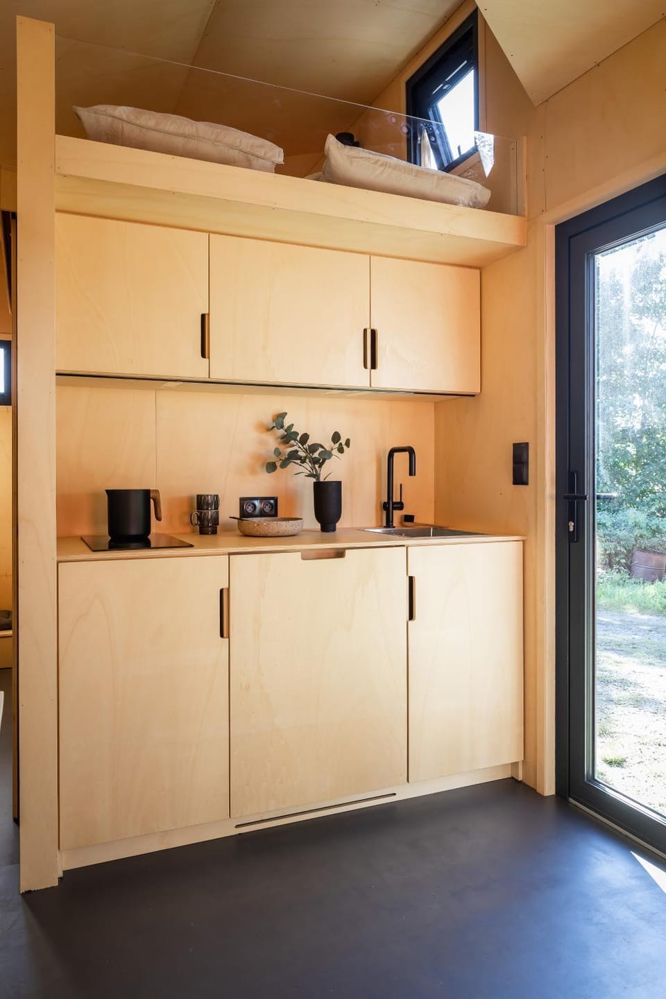 Modern Tiny House with wood stove, Nature Escape near Oslo House in Viken, Norway