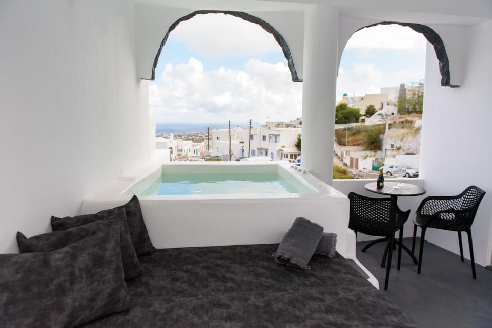 Patio, Day, Natural landscape, Hot Tub, View (from property/room), Balcony/Terrace, Living room, Sea view