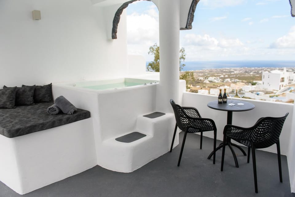 Patio, Natural landscape, View (from property/room), Balcony/Terrace