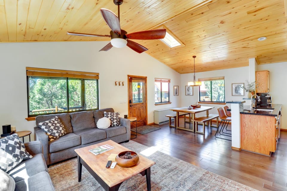 Large Yard, Patio + Gas Grill: Show Low Cabin Cabin in Show Low