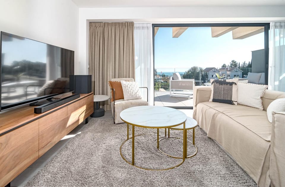 SR Oasis 325 luxury 3BDR with Sea View Apartment in Costa del Sol