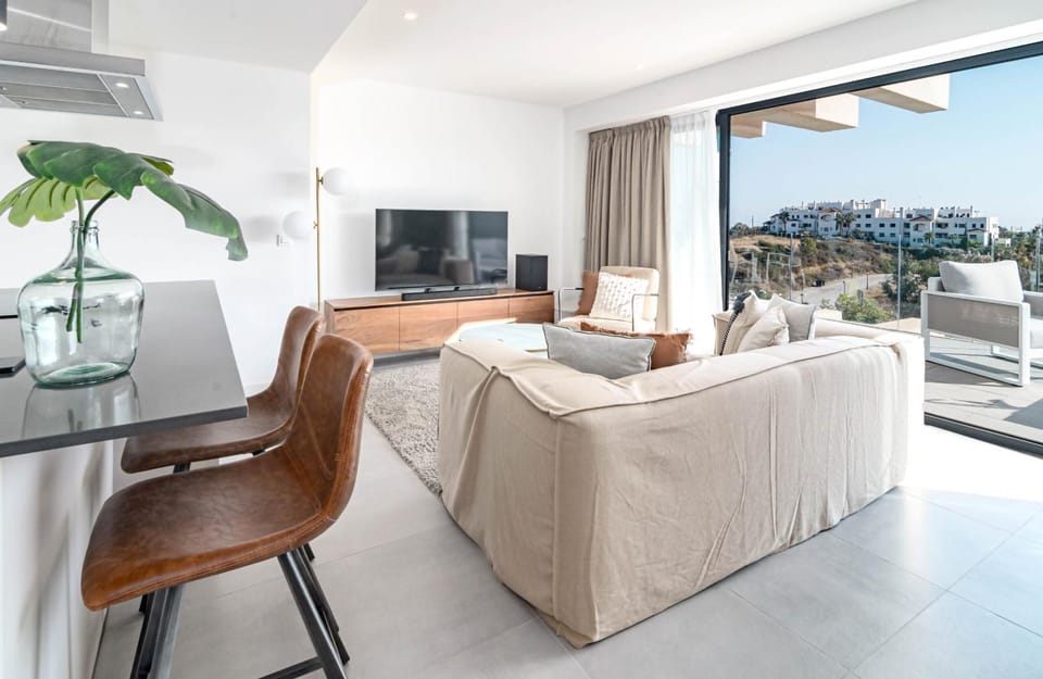SR Oasis 325 luxury 3BDR with Sea View Apartment in Costa del Sol