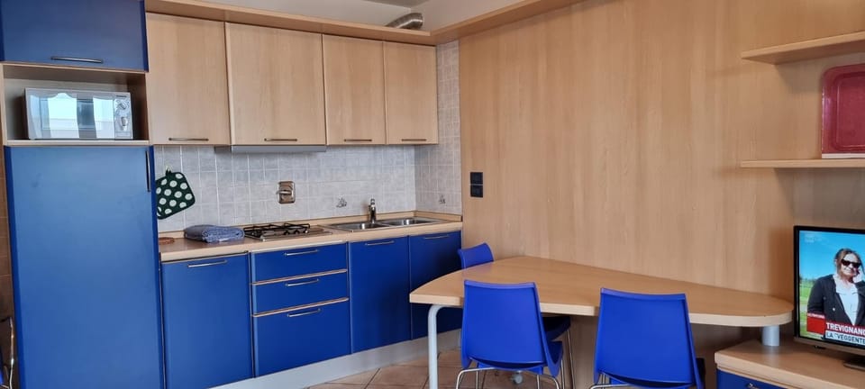 Dining area, dishwasher, microwave, stove