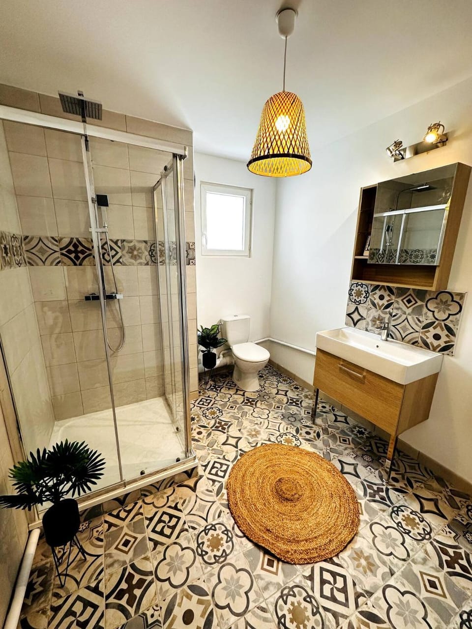 Shower, Toilet, Bathroom, towels