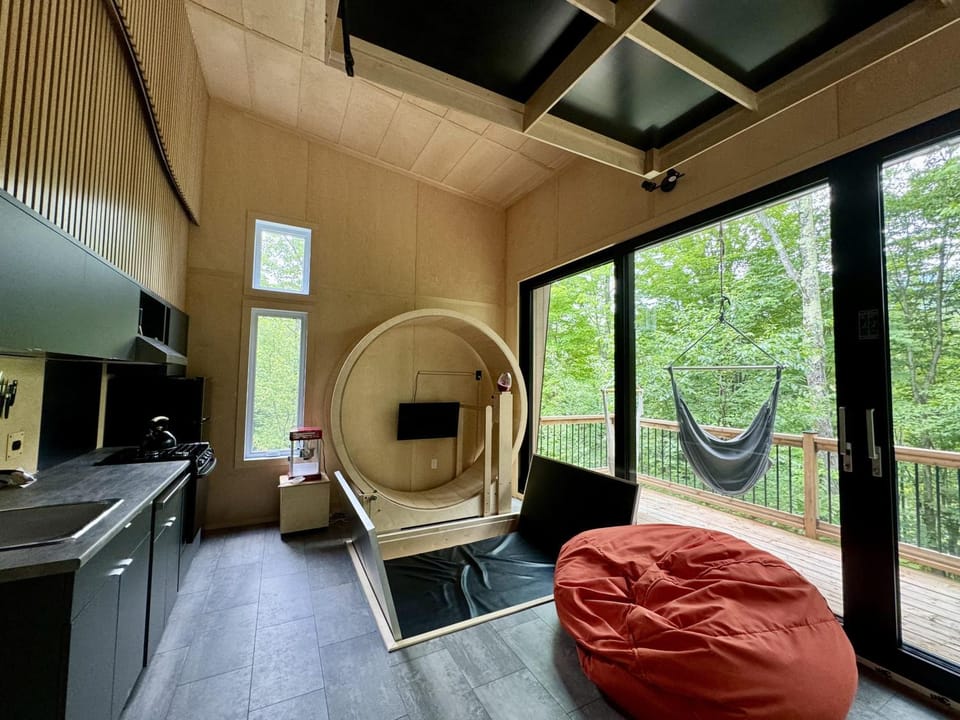 Cabin Zoobox 63 Cabin in Quebec