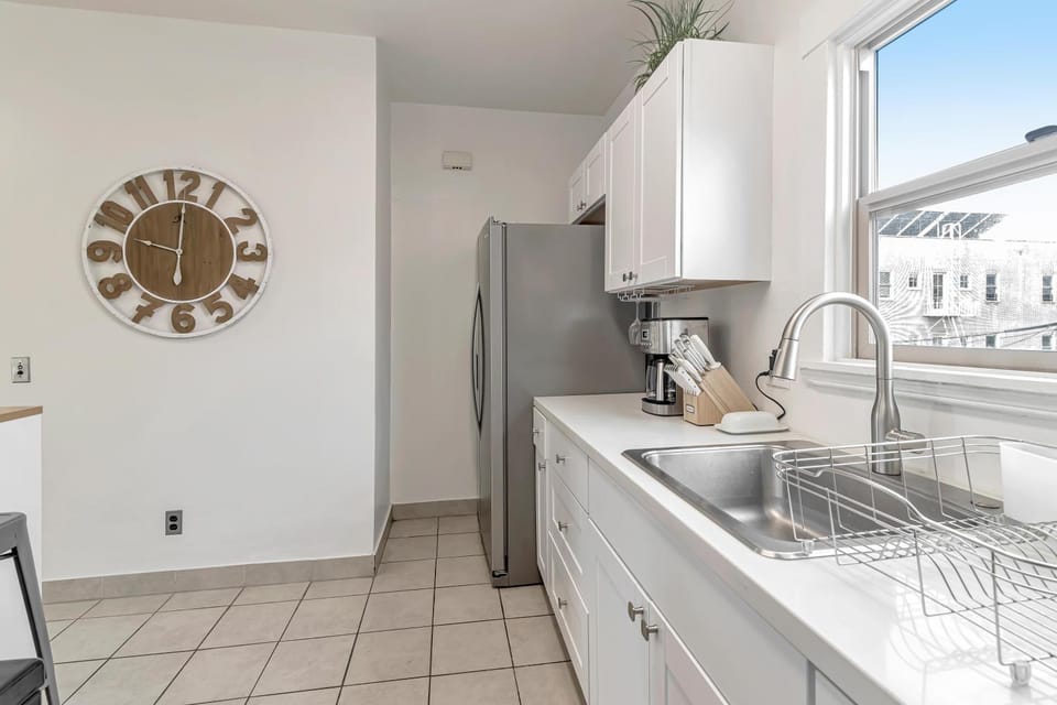 Coffee/tea facilities, minibar