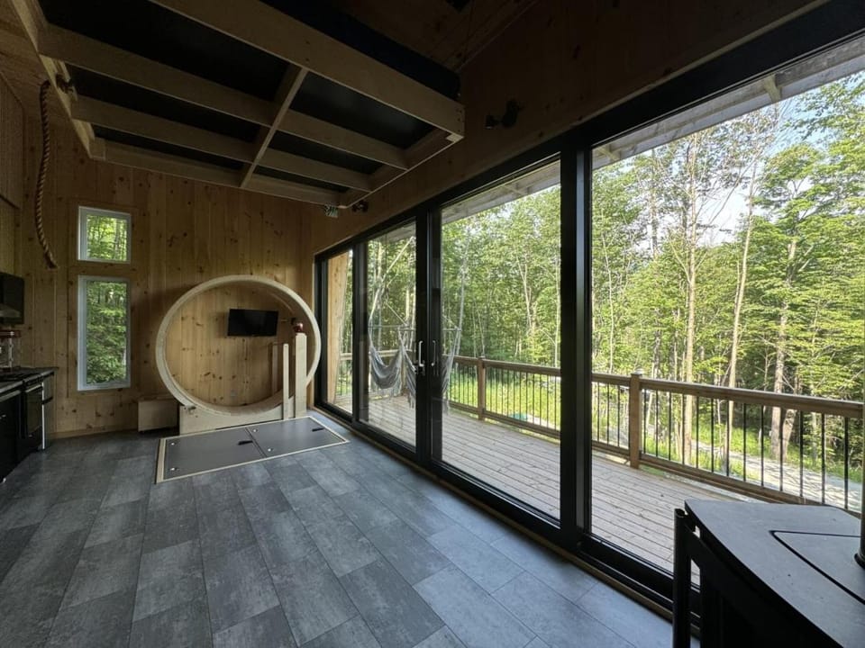 Cabin Zoobox 79 Cabin in Quebec