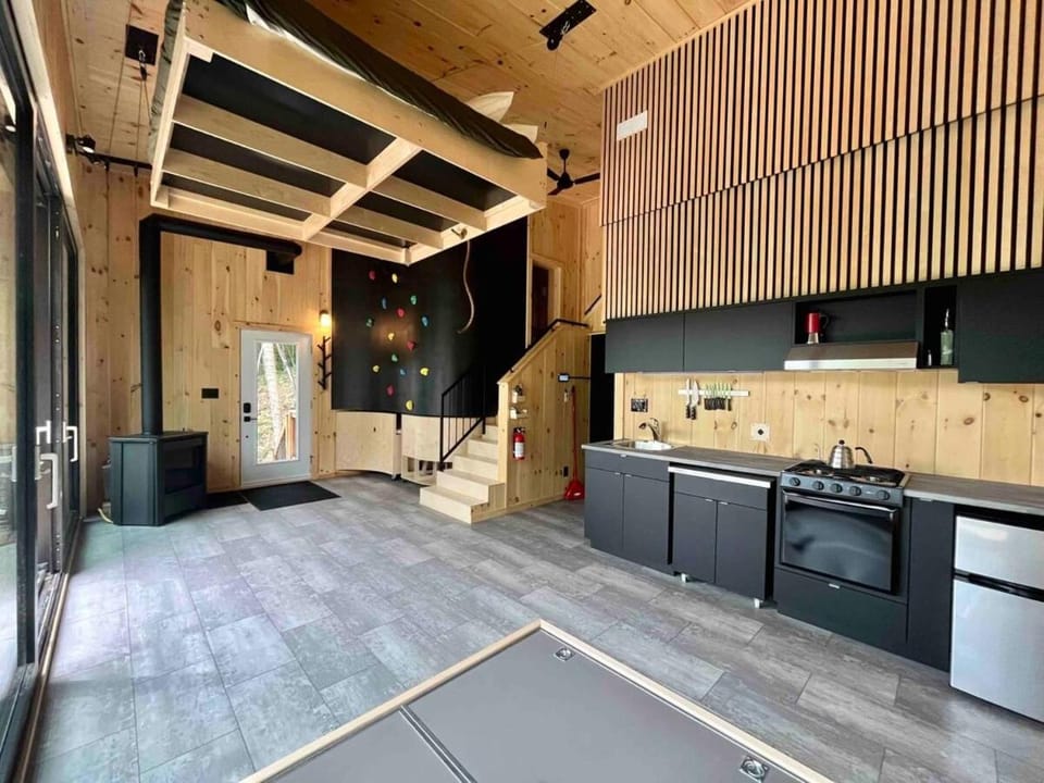 Cabin Zoobox 79 Cabin in Quebec