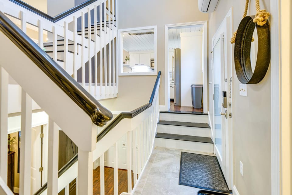 Gilford Townhome w/ Lakefront Beach & Pool Access! House in Gilford
