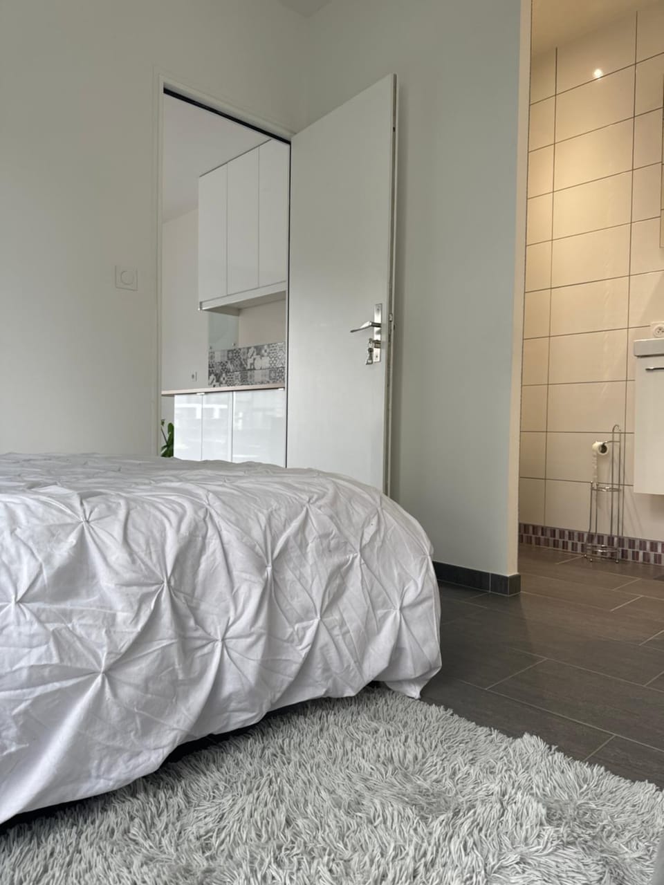 Bed, Bathroom, Photo of the whole room, Bedroom