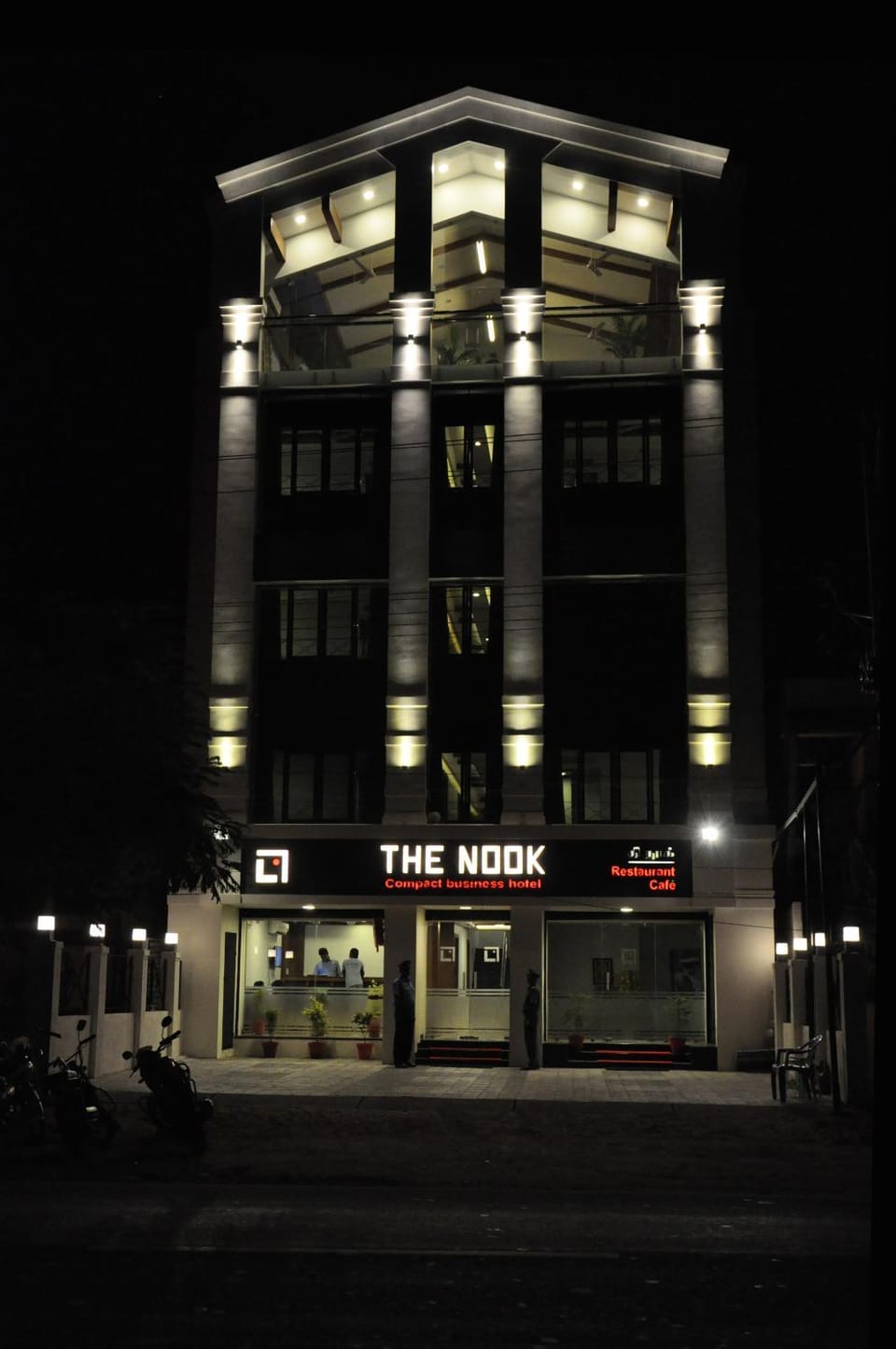 Facade/entrance