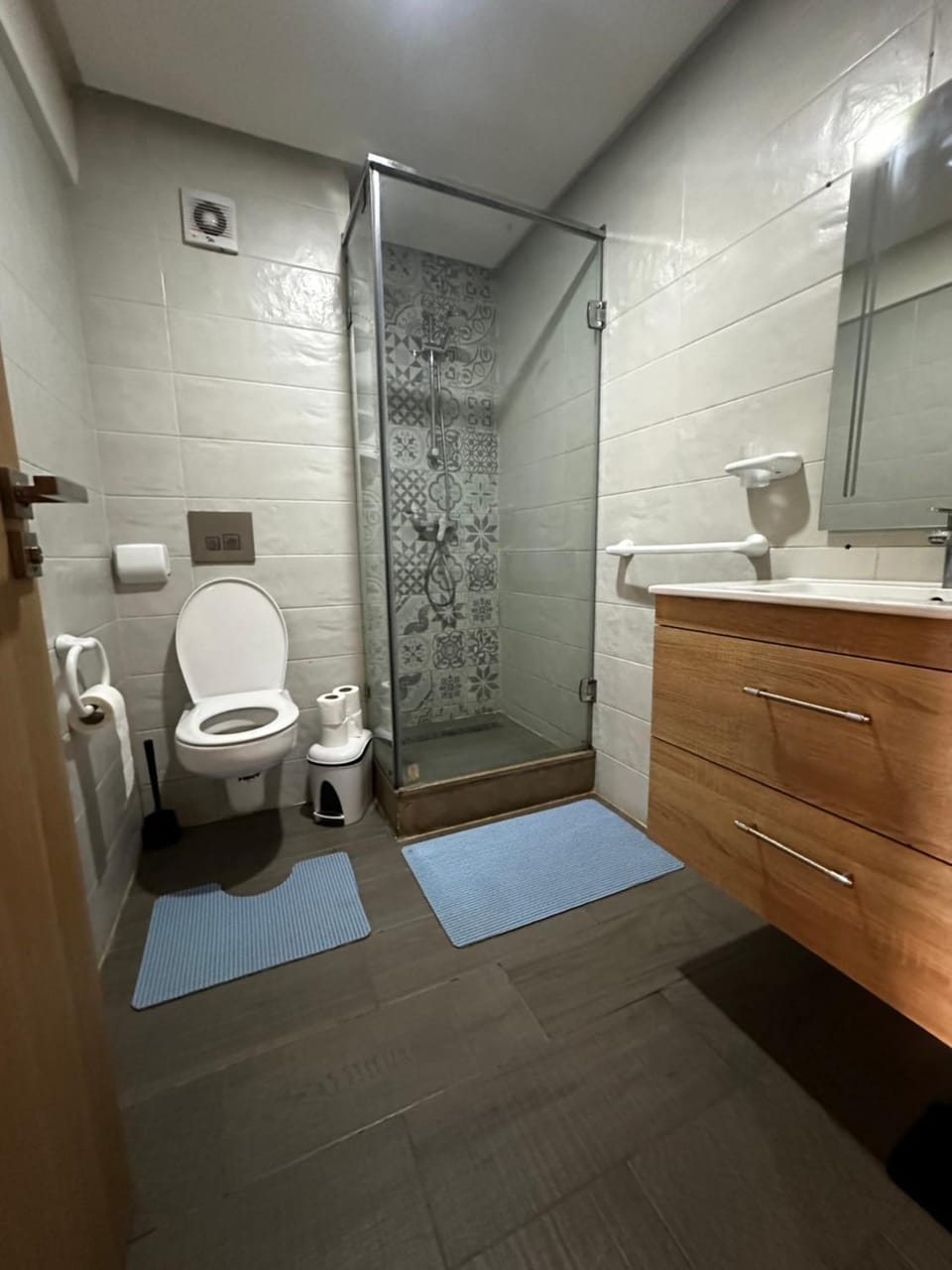 Shower, Toilet, Bathroom