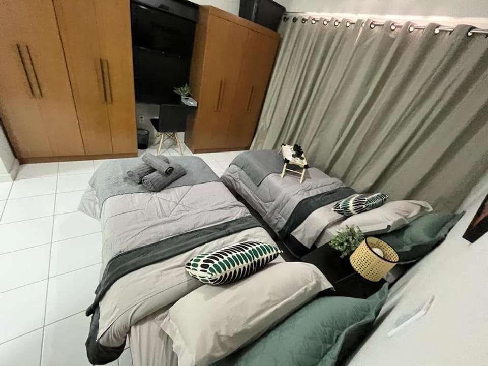 Bed, Photo of the whole room, Bedroom, towels, wardrobe