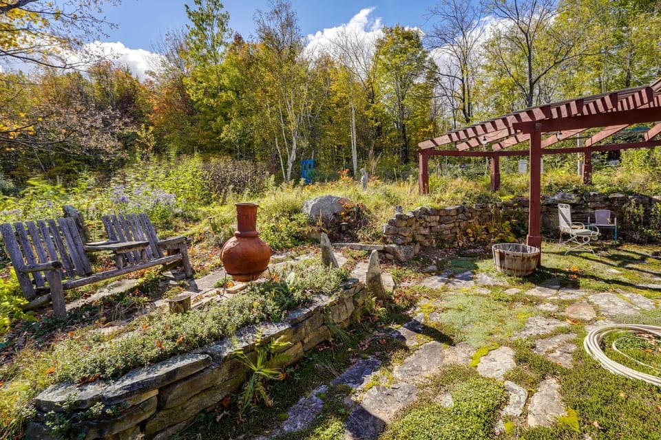 Private Yard & Deck: Adirondack Cabin Retreat! Cabin in Adirondack Mountains