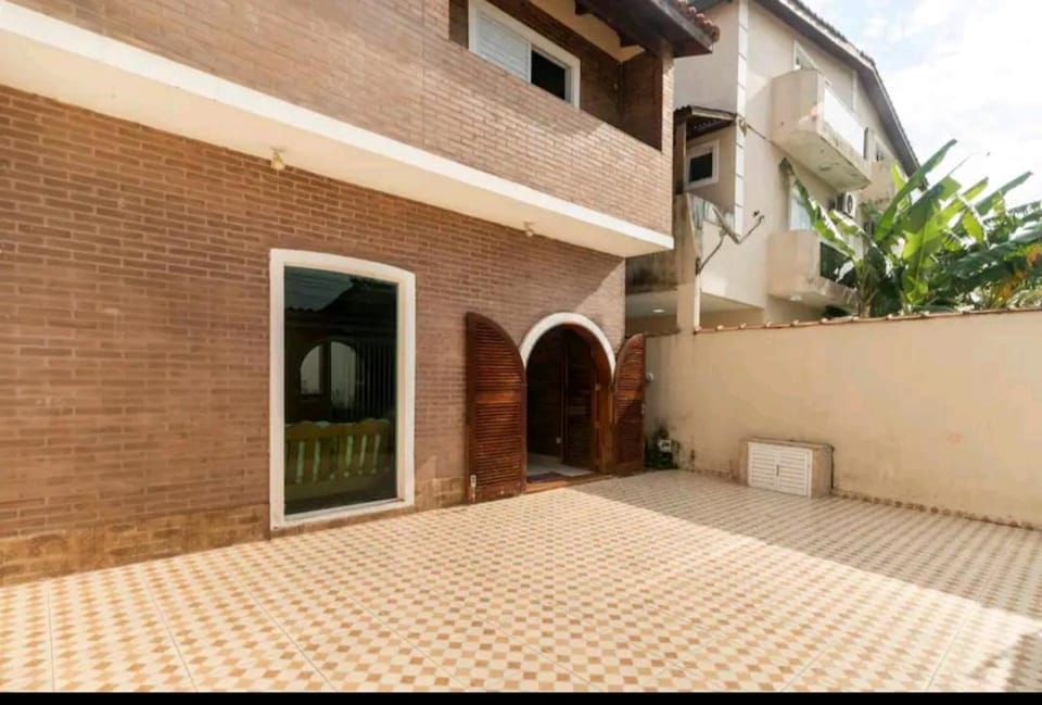 Casa com piscina Guarujá House in State of São Paulo