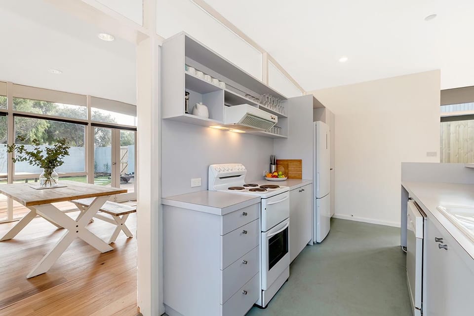 Kitchen or kitchenette, Dining area, dishwasher, minibar, pet friendly, stove